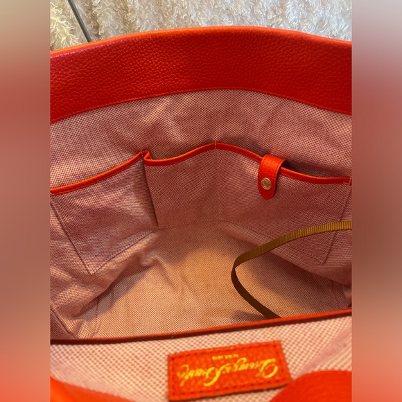 Like New Dooney & Bourke Large Genuine Leather red hobo bag logo lock keychain - Picture 17 of 17